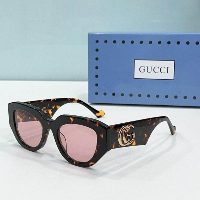 Gucci Sunglasses 812